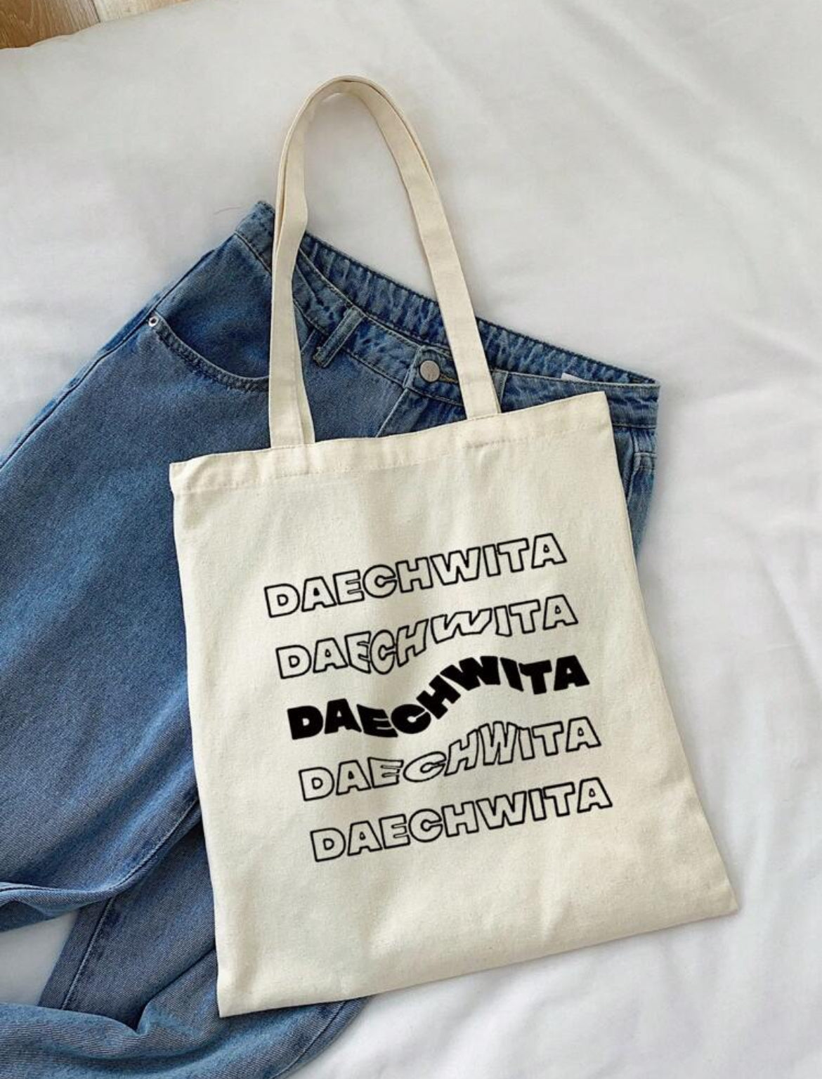 Daechwita Tote